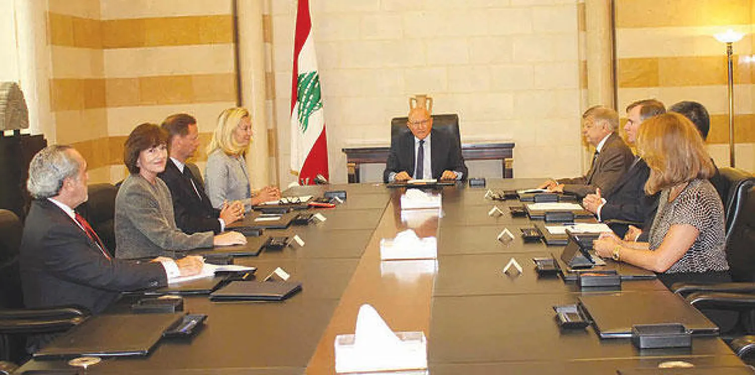 رئيس الحكومة اللبنانية تمام سلام في لقاء مع نواب من مجلس الأمن (دلاتي ونهرا)