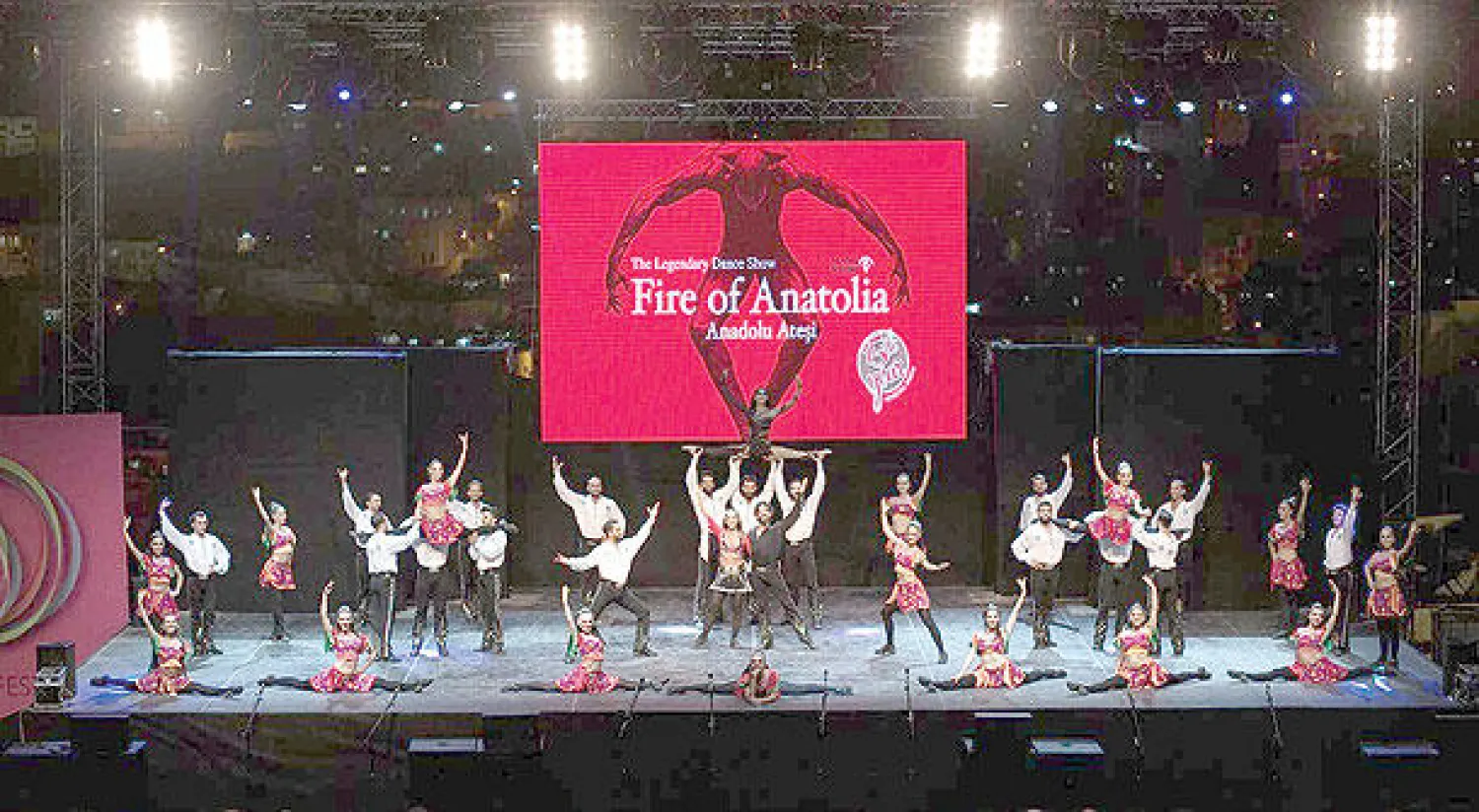 جانب من الاستعراضات ضمن فعاليات مهرجان جبل القلعة في العاصمة الأردنية