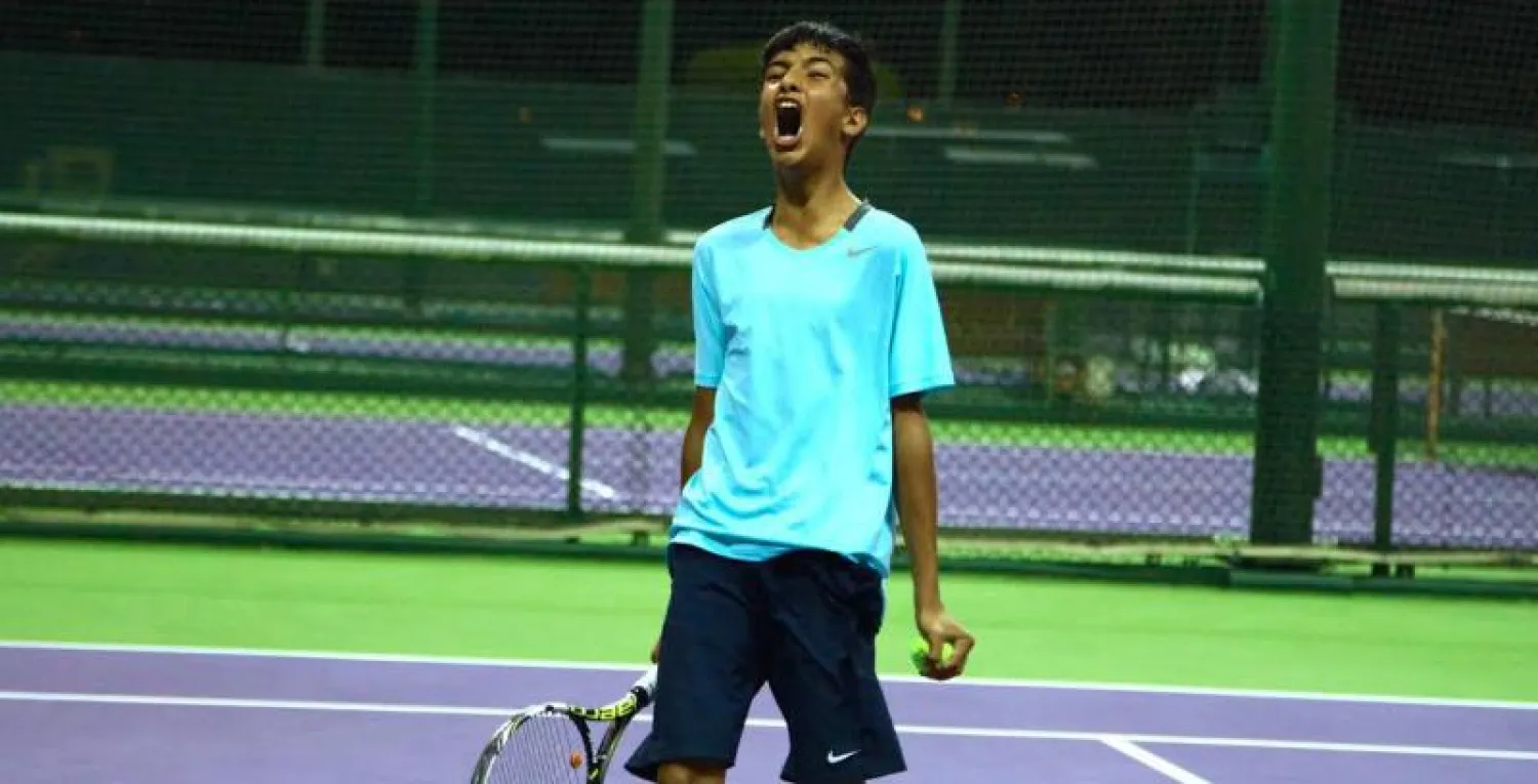 الحقباني يحجز مقعده في نهائي بطولة النخبة للشباب لكرة المضرب في كاليفورنيا