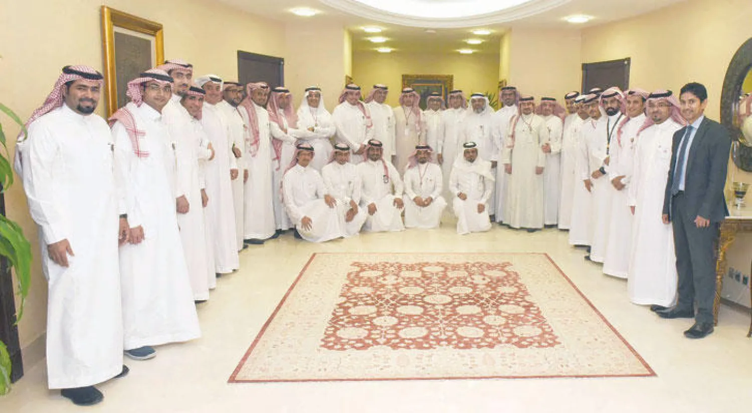 «البلاد» يهنئ القيادة السعودية والمواطنين بعيد الأضحى وبنجاح موسم الحج