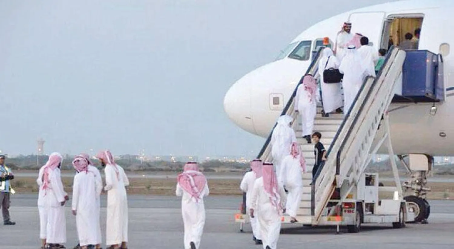 طائرة سعودية تنقل أطفال السيدتين المدانتين إلى ذويهم («الشرق الأوسط»)