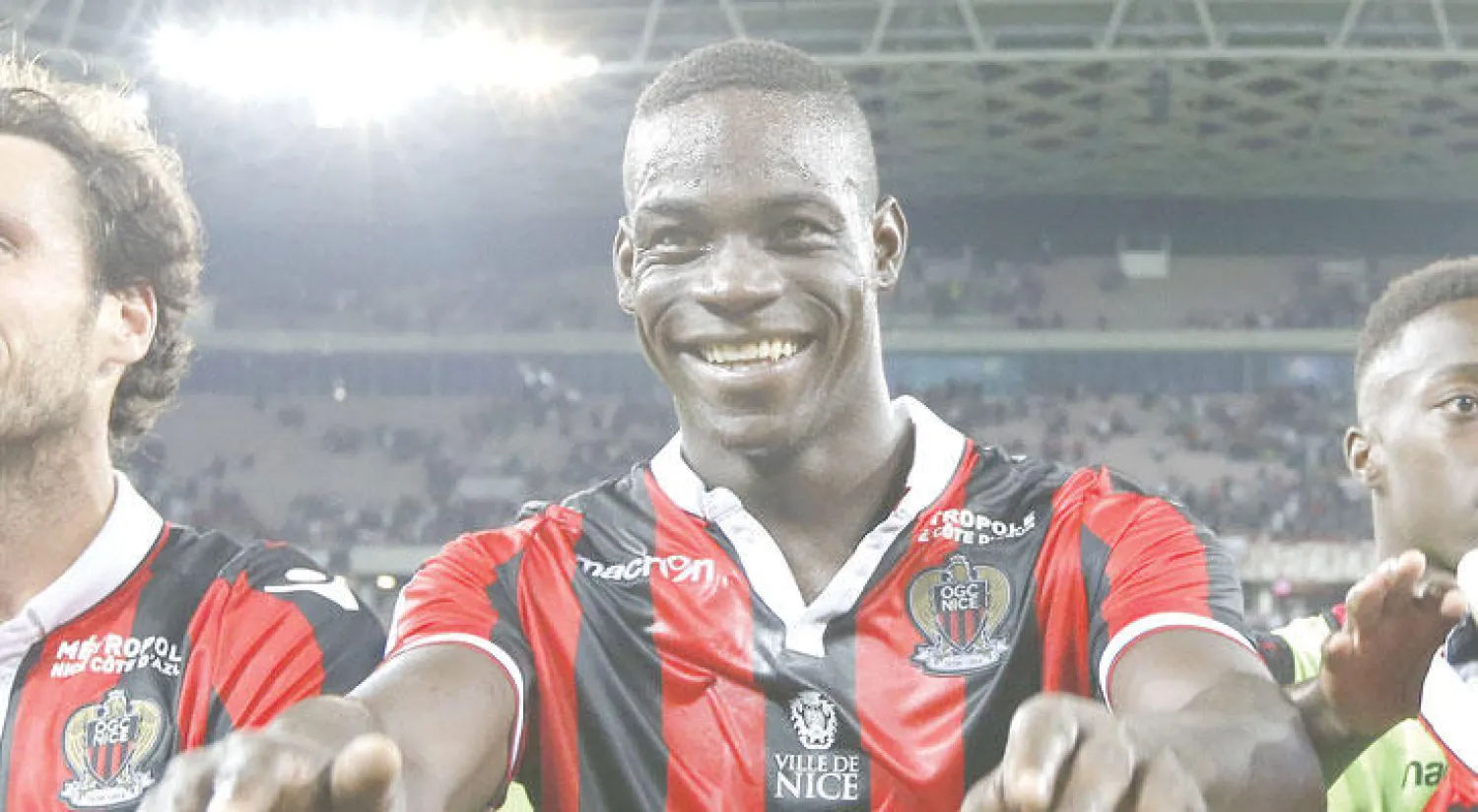 بالوتيللي عرف الابتسام أخيرًا مع نيس (أ.ف.ب)