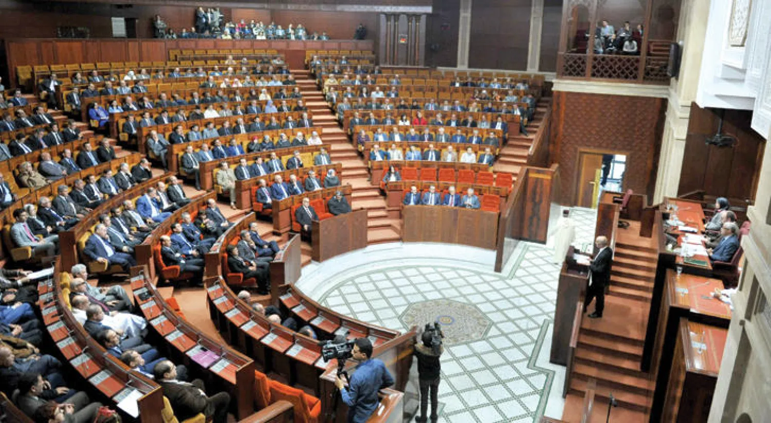 جانب من اجتماعات أعضاء الحكومة المغربية بقيادة حزب العدالة والتنمية الذي يدخل حملة الانتخابية اليوم  (أ.ف.ب)