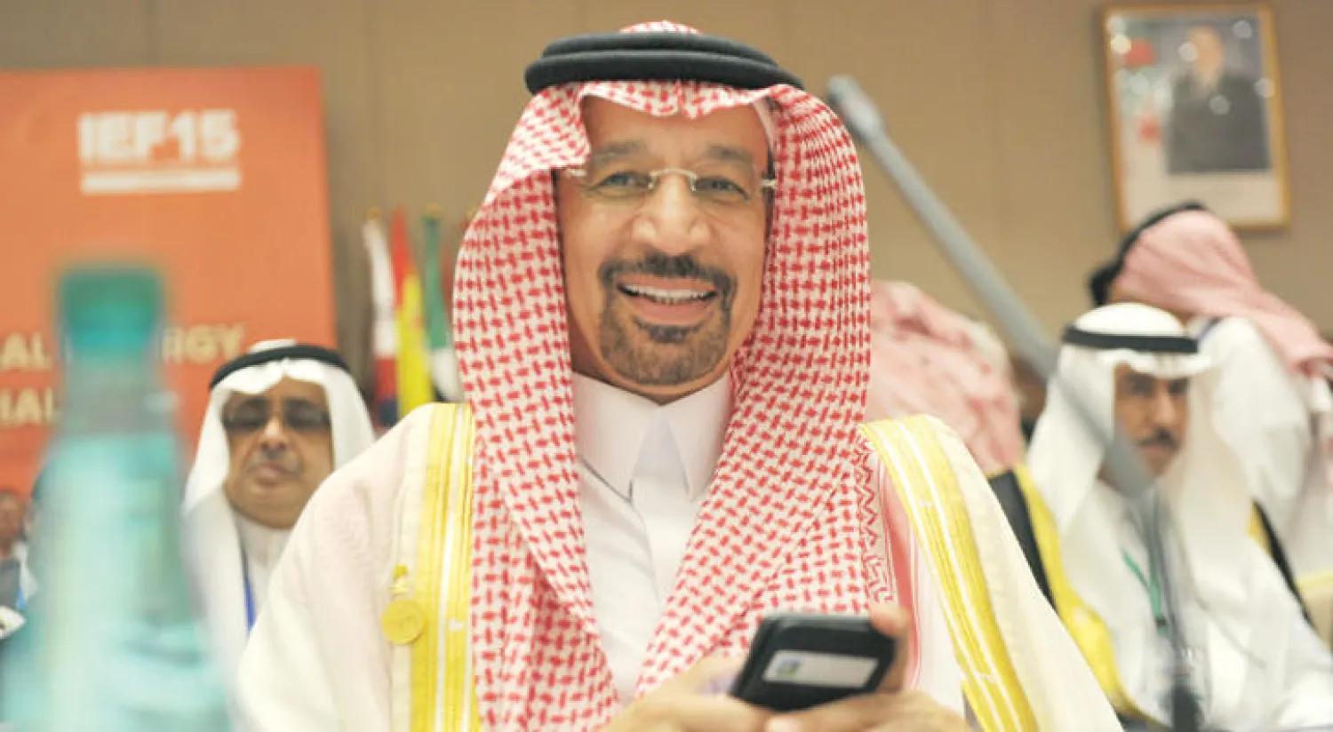 وزير الطاقة السعودي خالد الفالح خلال افتتاح أعمال الدورة الـ15 للمنتدى الدولي للطاقة التي تستضيفها العاصمة الجزائرية (أ.ف.ب)