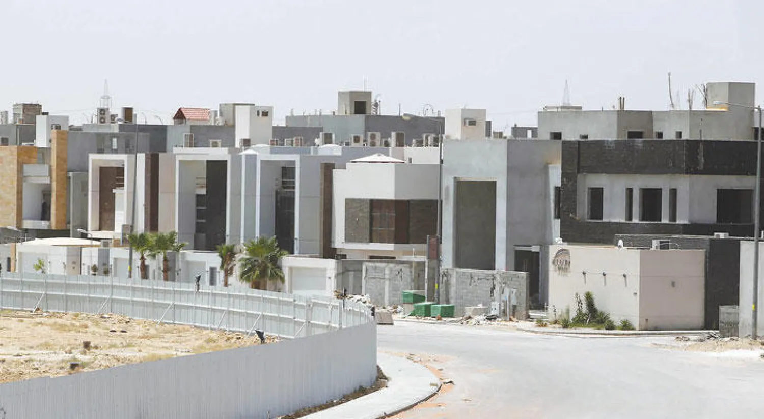 برنامج القرض المعجل سيستفيد منه نحو 300 ألف شخص على قائمة الانتظار لدى صندوق التنمية العقارية في السعودية («الشرق الأوسط»)