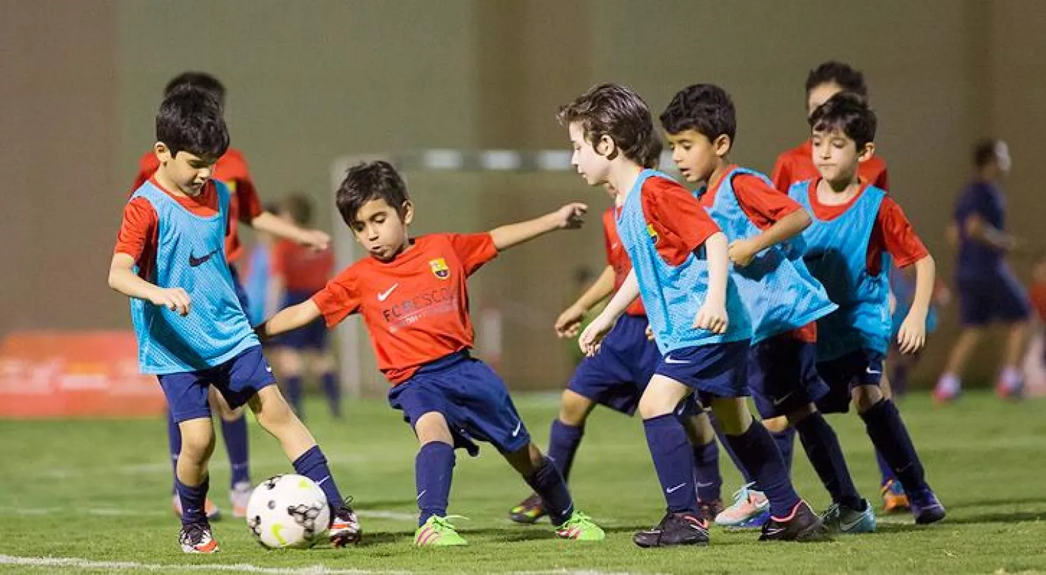 وقت اللياقة تُطلق تدريبات مدرسة برشلونة