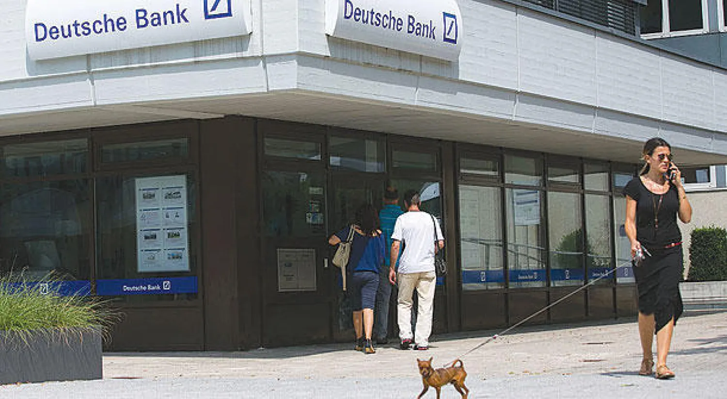 دويتشه بنك مطالب بغرامة 14 مليار دولار بسبب اتهامات للبنك بالتضليل في بيع أوراق مالية مدعومة برهون عقارية (غيتي )