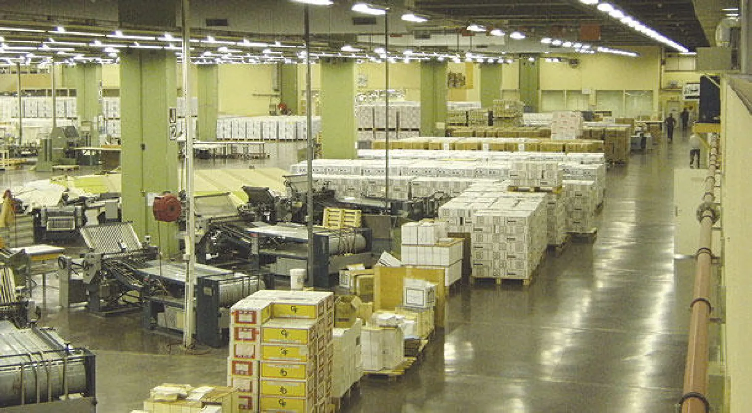 ارتفاع إجمالي عدد المصانع العاملة إلى أكثر من 7 آلاف مصنع مع نهاية عام 2015 ({الشرق الأوسط})