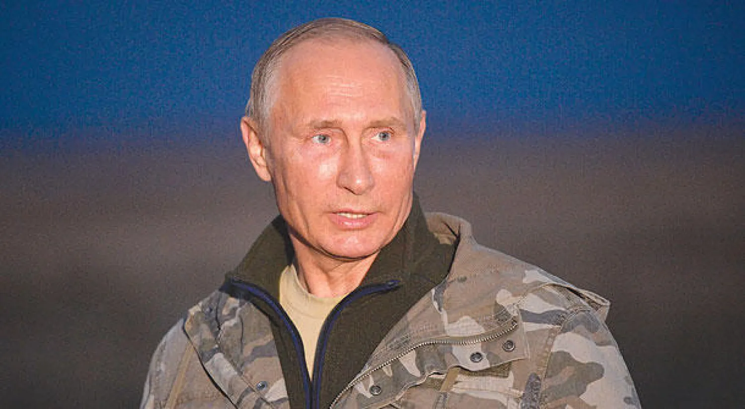 فلاديمير بوتين خلال زيارته مركز «أورنبورغ» الطبيعي أمس (إ.ب.أ)