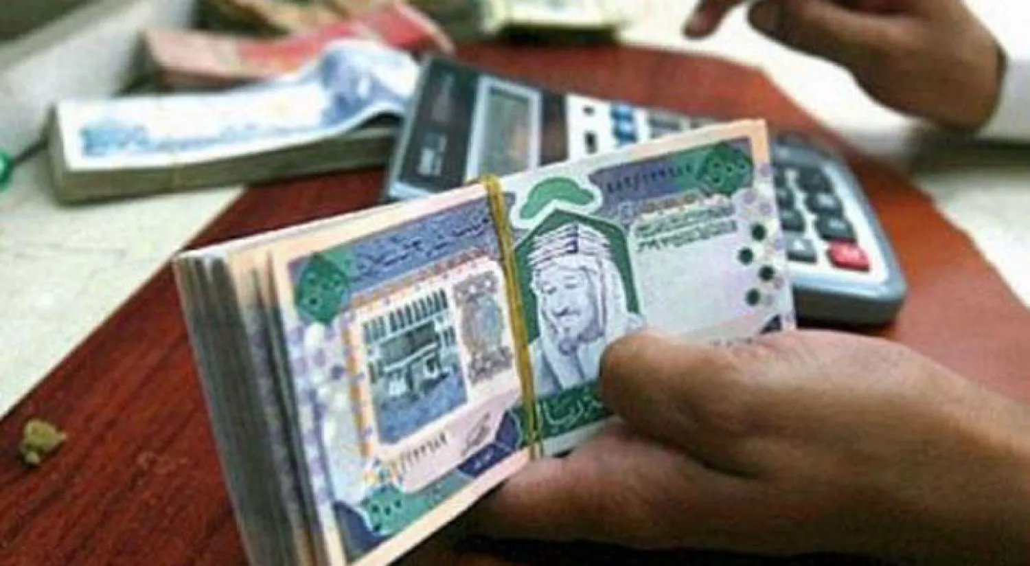 6 بنوك سعودية تؤجل استقطاع قسط  التمويل الشخصي لشهر محرم لموظفي القطاع العسكري والمدني