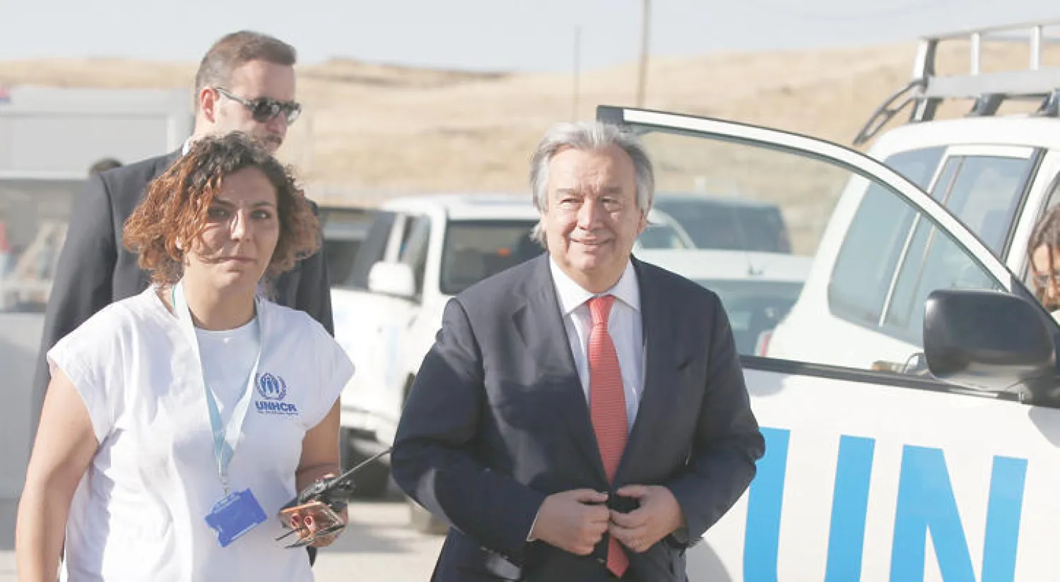 غوتيرس في مخيم لاجئين جنوب شرقي تركيا العام الماضي (أ.ب)