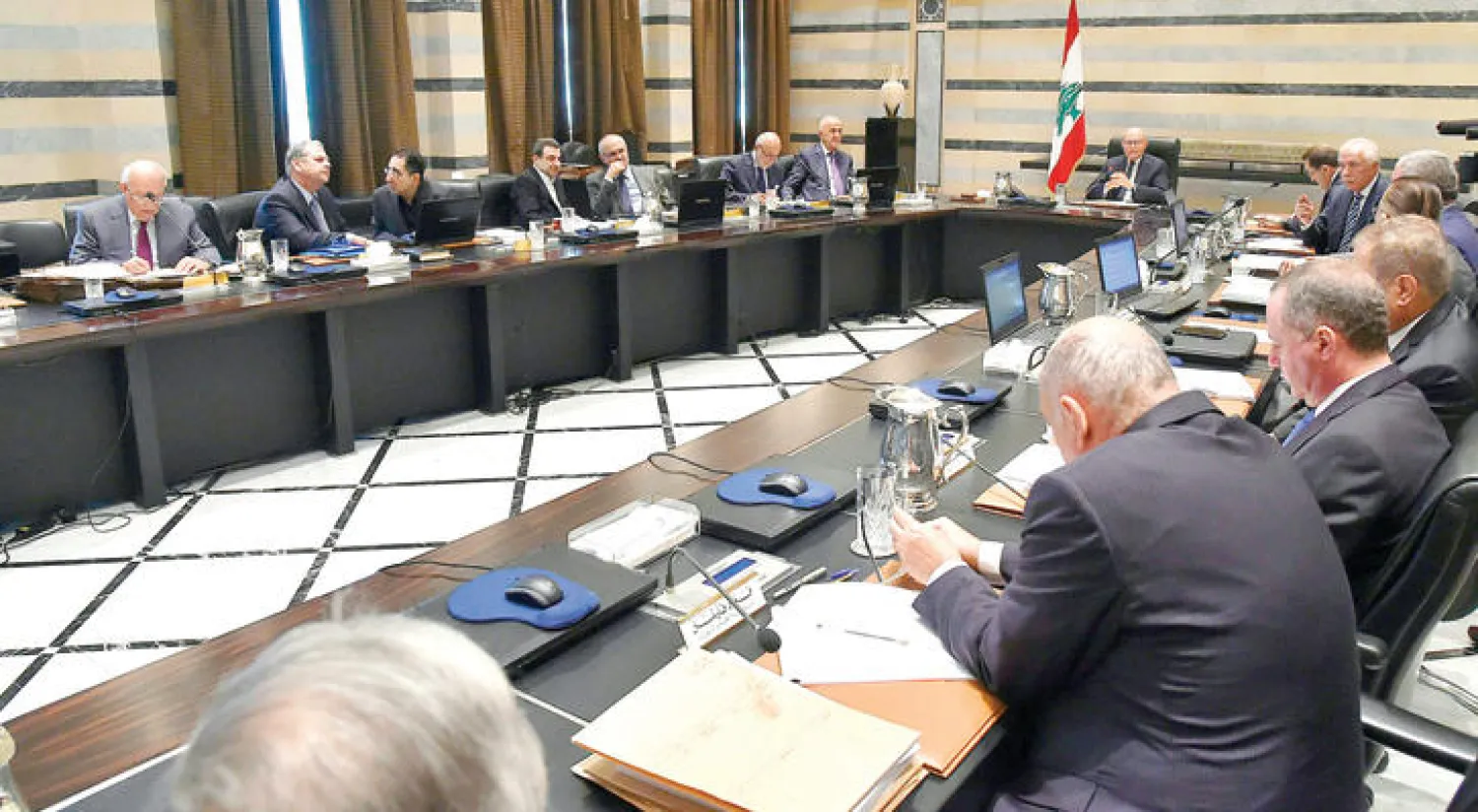 المجلس الوزاري اللبناني في إحدى جلساته ({دالاتي ونهرا})