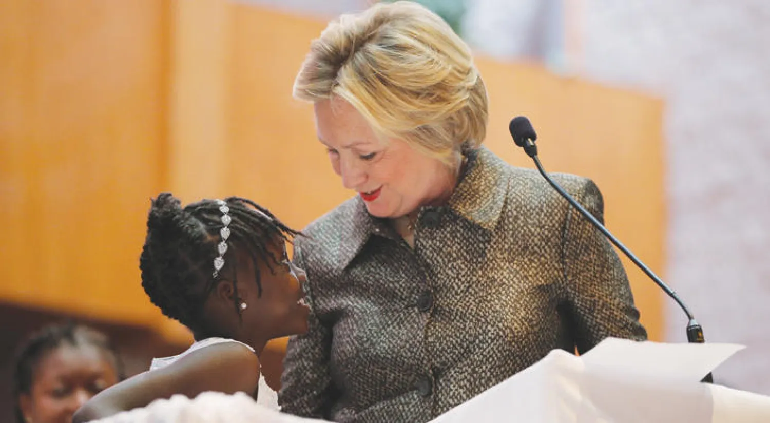 المرشحة الديمقراطية للانتخابات الرئاسية الأميركية هيلاري كلينتون في كنيسة بمدينة شارلوت في 2 أكتوبر الحالي (رويترز)