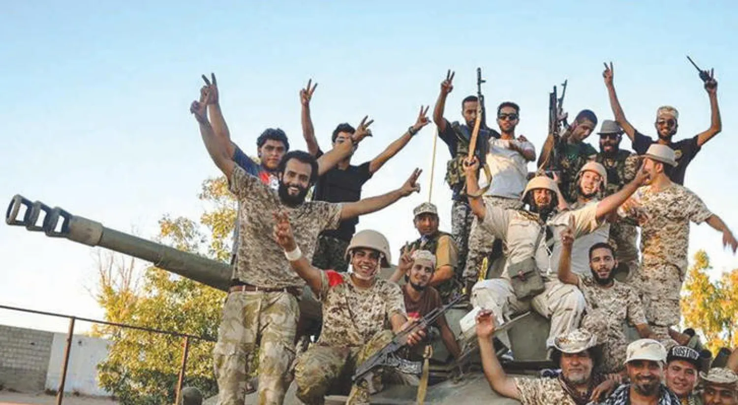 مقاتلون تابعون للمجلس الرئاسي يقتربون من إعلان النصر النهائي على «داعش» في سرت («الشرق الأوسط»)