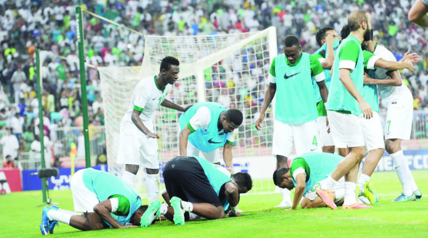 فرحة كبيرة من اللاعبين بعد الانتصار الكبير على الإمارات (المركز الإعلامي للمنتخب السعودي)