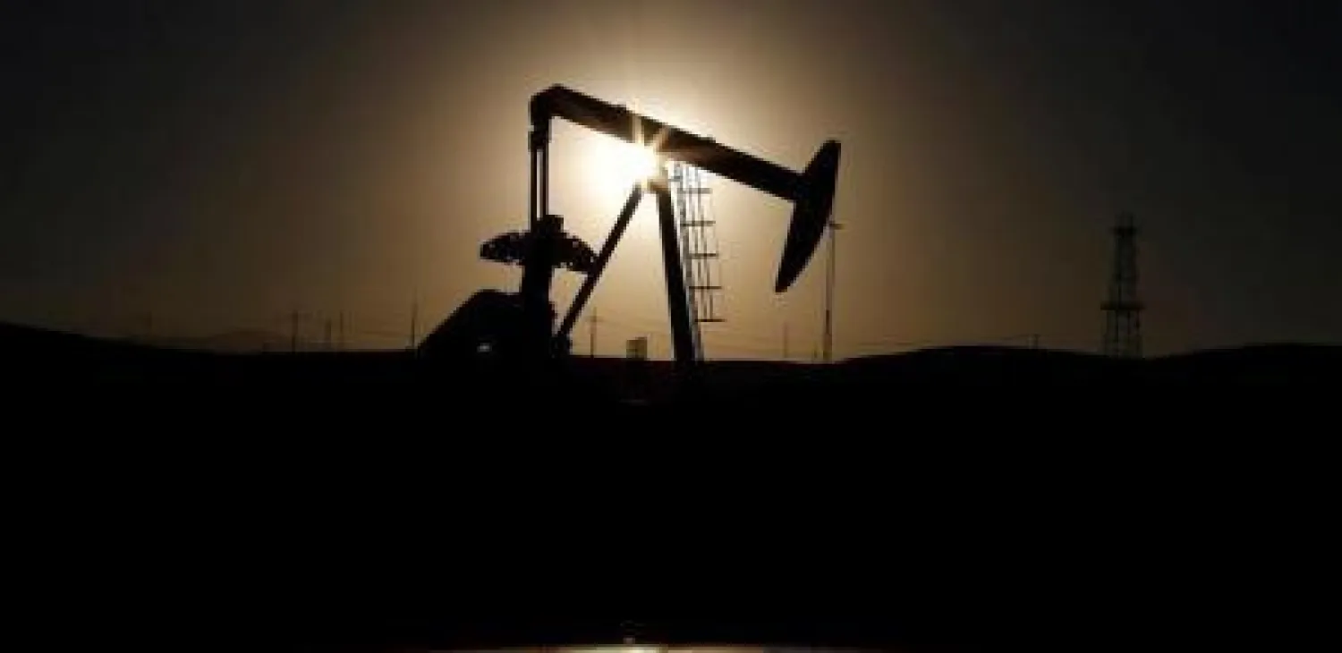 أسعار النفط تهبط بعد زيادة إنتاج «أوبك» والمخزونات الأميركية