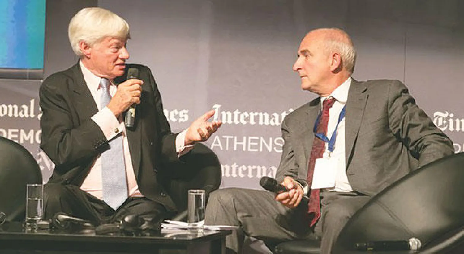 من جلسات الملتقى