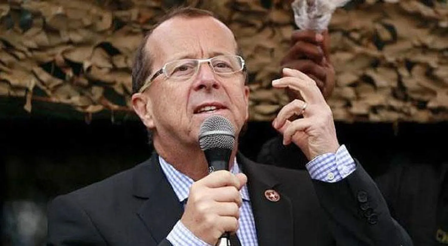 المبعوث الأممي لليبيا يدعو لجيش موحد يقوده حفتر