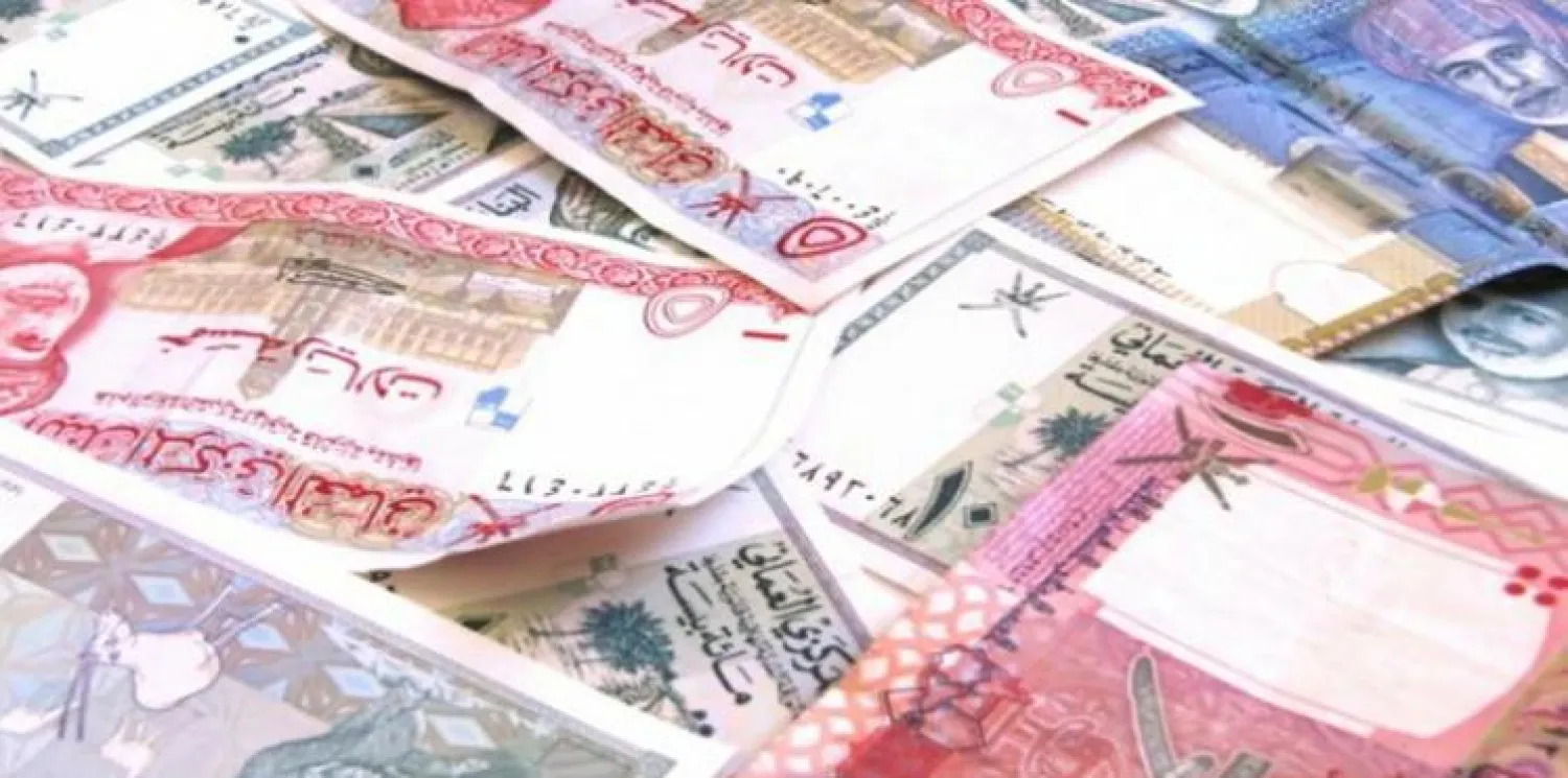 عُمان تغطي عجز الموازنة بالاقتراض الخارجي وإصدار سندات دولية