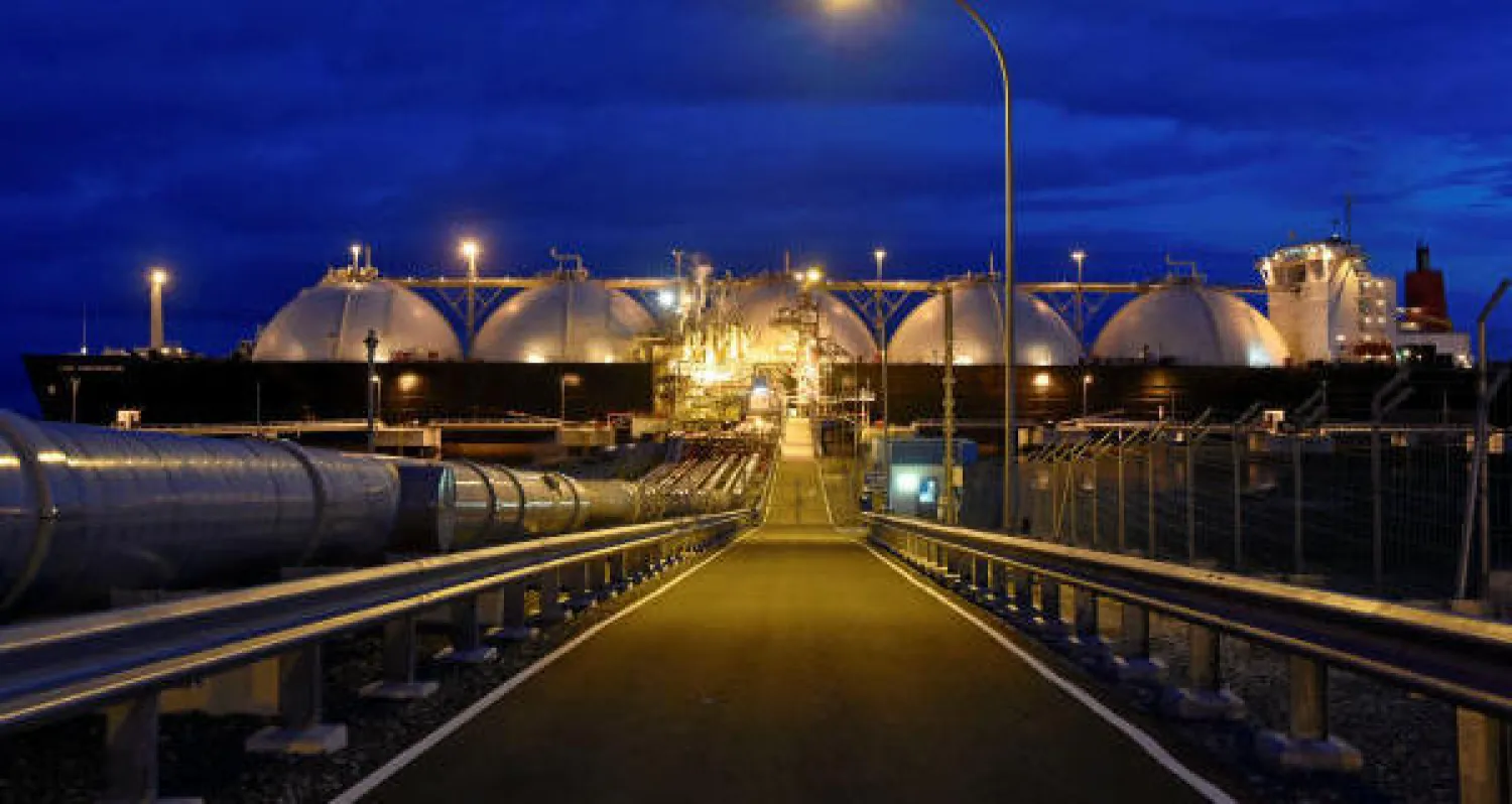 مصر تطرح أكبر مناقصة في العالم لشراء الغاز الطبيعي المسال