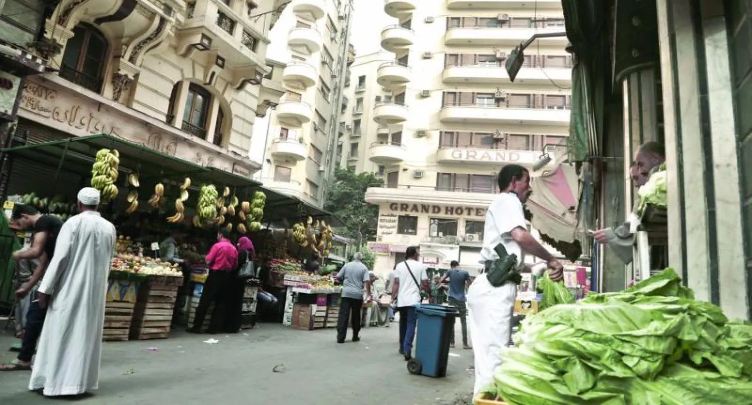 تأثر حركة البيع والشراء في مصر.. انتظارًا لقرار «تعويم الجنيه»