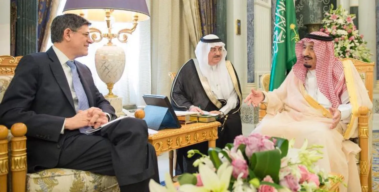 خادم الحرمين يبحث مجالات التعاون الاقتصادي والمالي مع وزير الخزانة الأميركي