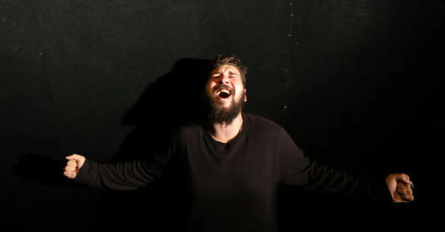 «غرفة الصراخ» لتفريغ الطاقة السلبية.. تقليعة جديدة لمكتبة مصرية