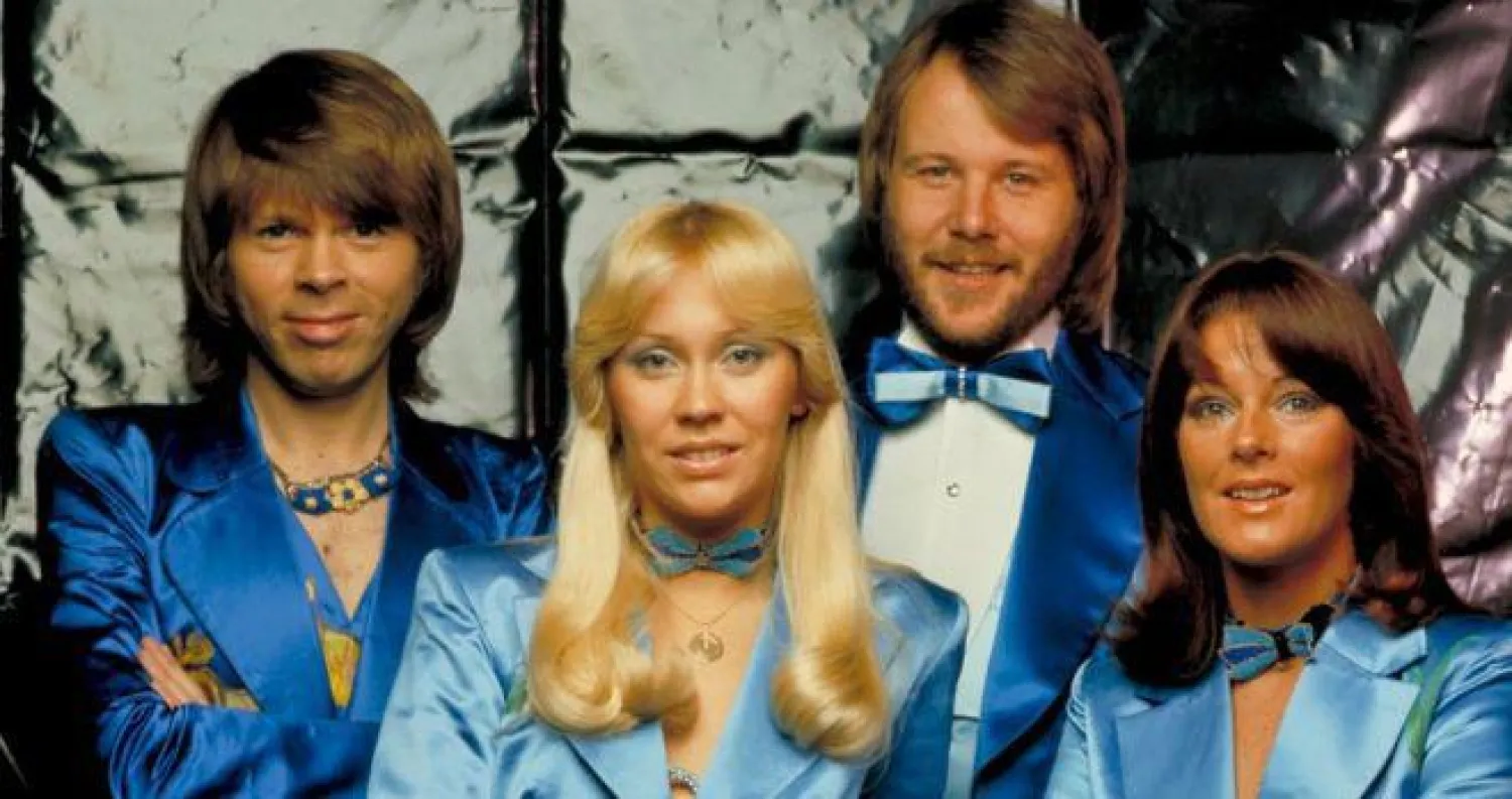 فريق «آبا» الغنائي السويدي يعود من جديد في ثوب رقمي