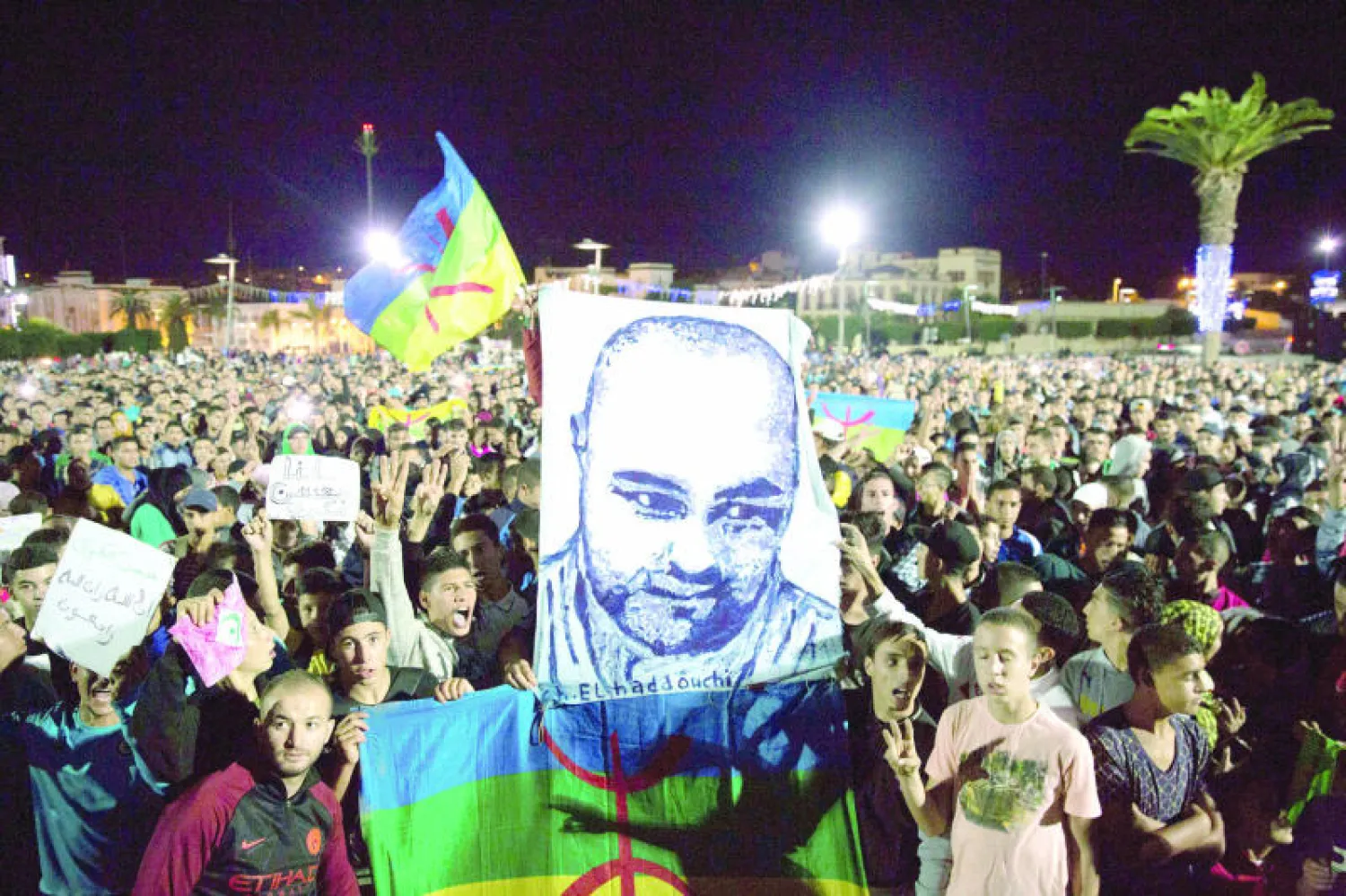 المغرب: إحالة 11 شخصًا إلى القضاء في قضية مقتل بائع السمك بالحسيمة