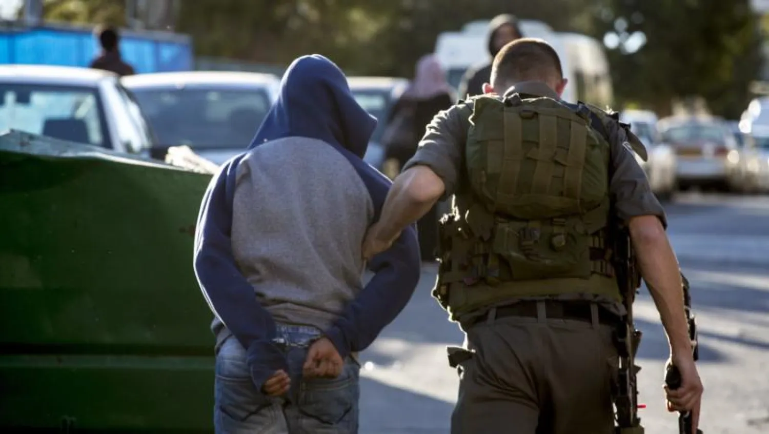 الاحتلال الإسرائيلي يعتقل 21 فلسطينيًا بالضفة والقدس