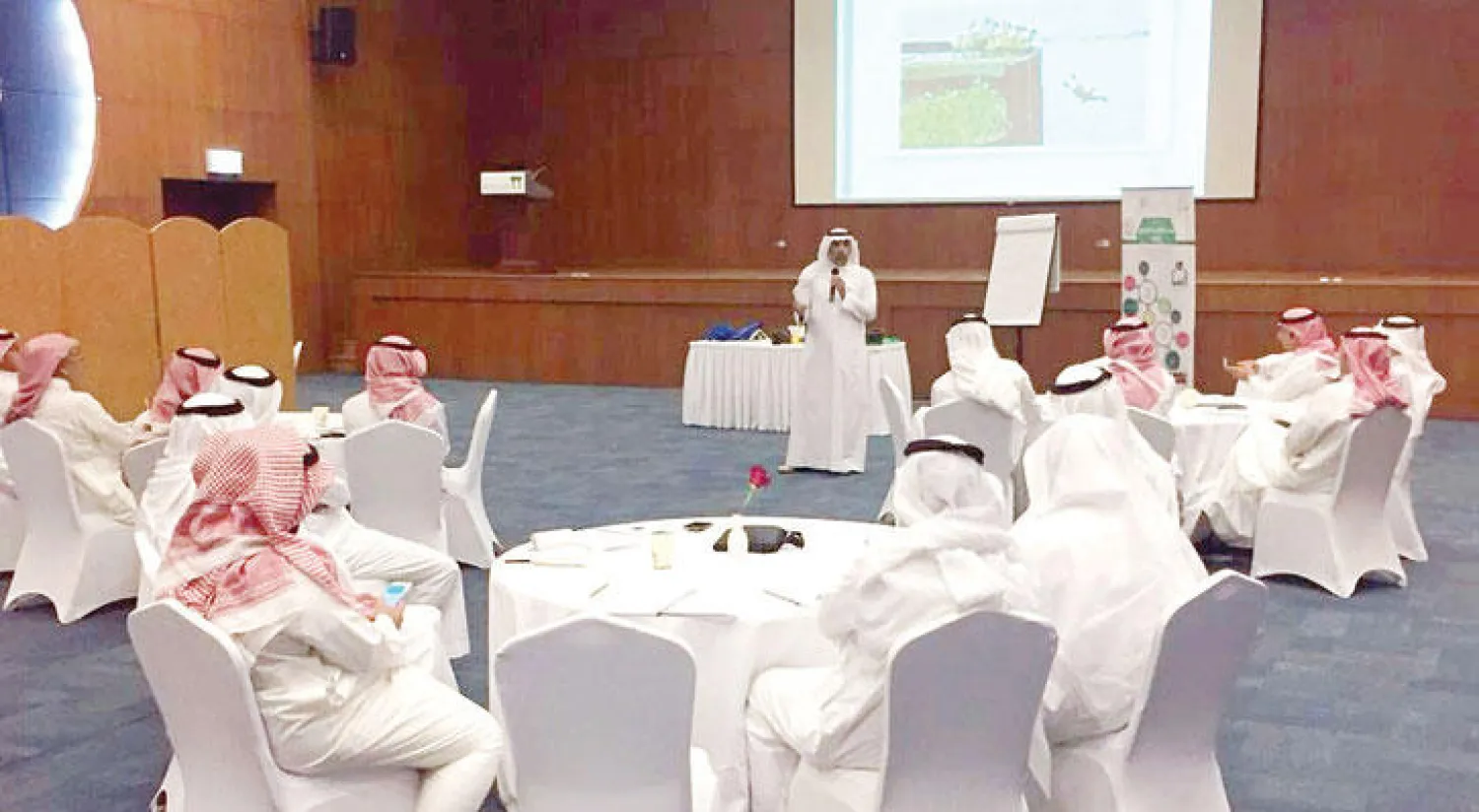 «الأهلي» يطلق برنامج بناء الذات لتدريب مستفيدي «أهالينا» لرعاية الأيتام