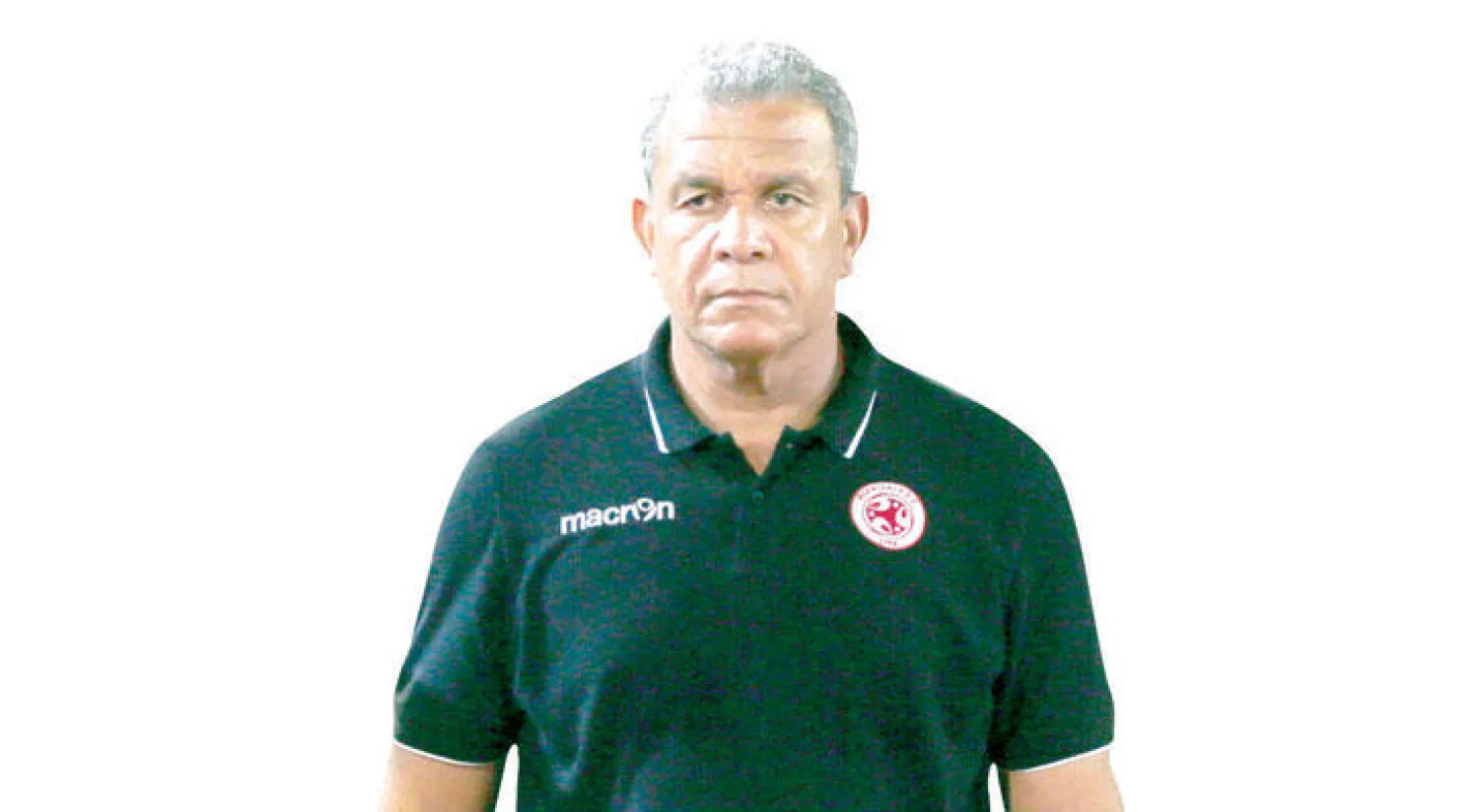 أنغوس .. بات مهددًا بالإقالة من منصبه واللحاق بثمانية مدربين تم طردهم في الدوري («الشرق الأوسط»)