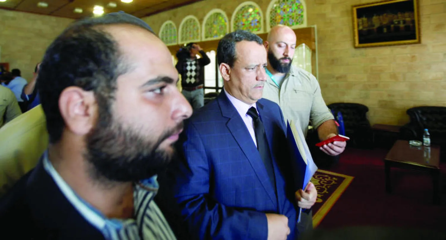 إسماعيل ولد الشيخ لدى زيارته صنعاء الشهر الماضي (رويترز)