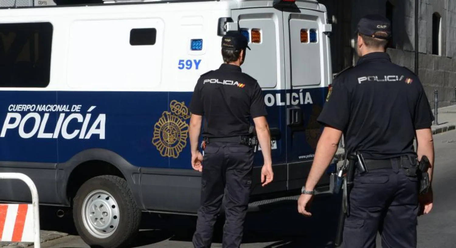 الشرطة الإسبانية تعتقل 4 أشخاص بتهمة تجنيد شبان وإرسالهم للقتال
