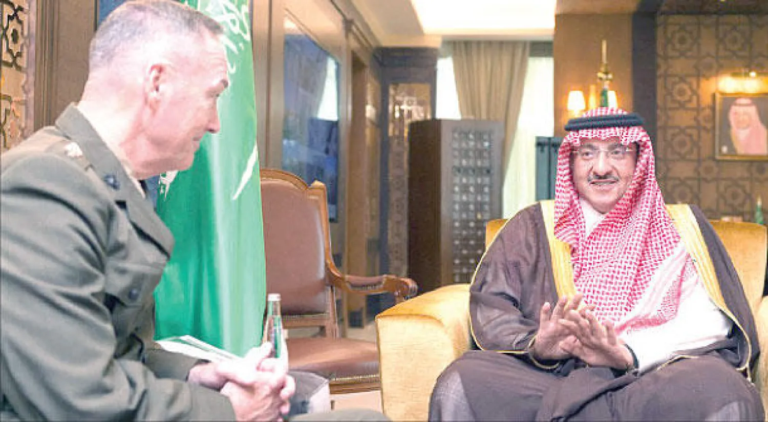 الأمير محمد بن نايف ولي العهد السعودي لدى لقائه رئيس هيئة الأركان المشتركة الأميركية (واس)