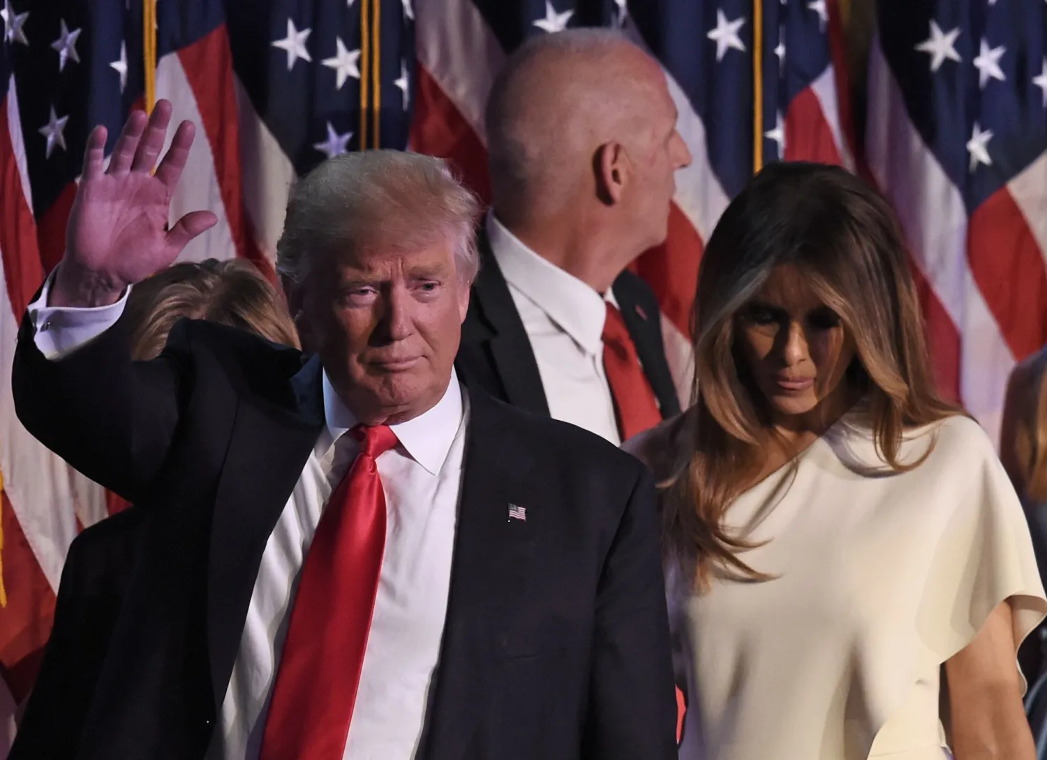 10 أخبار تود معرفتها قبل الثانية عشرة ظهرًا ليوم الأربعاء 9/ 11/ 2016