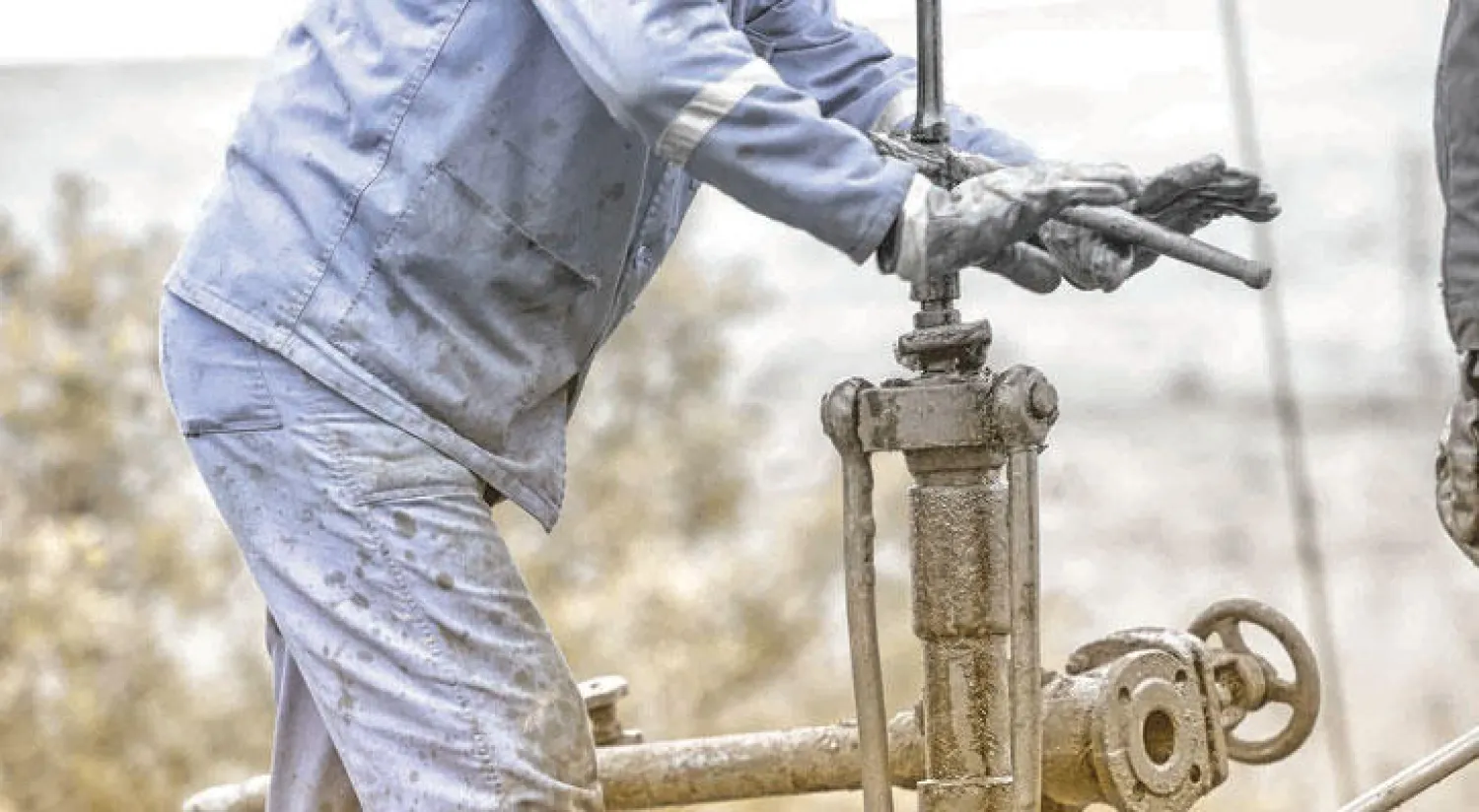 سيفسح النفط المجال للطاقة المتجددة والنووية ولكنه سيكون الوقود «رقم 2» على مستوى العالم بعد الغاز الطبيعي الذي سيقفز إلى مقعد «الوقود الأول» على مستوى العالم في 2040