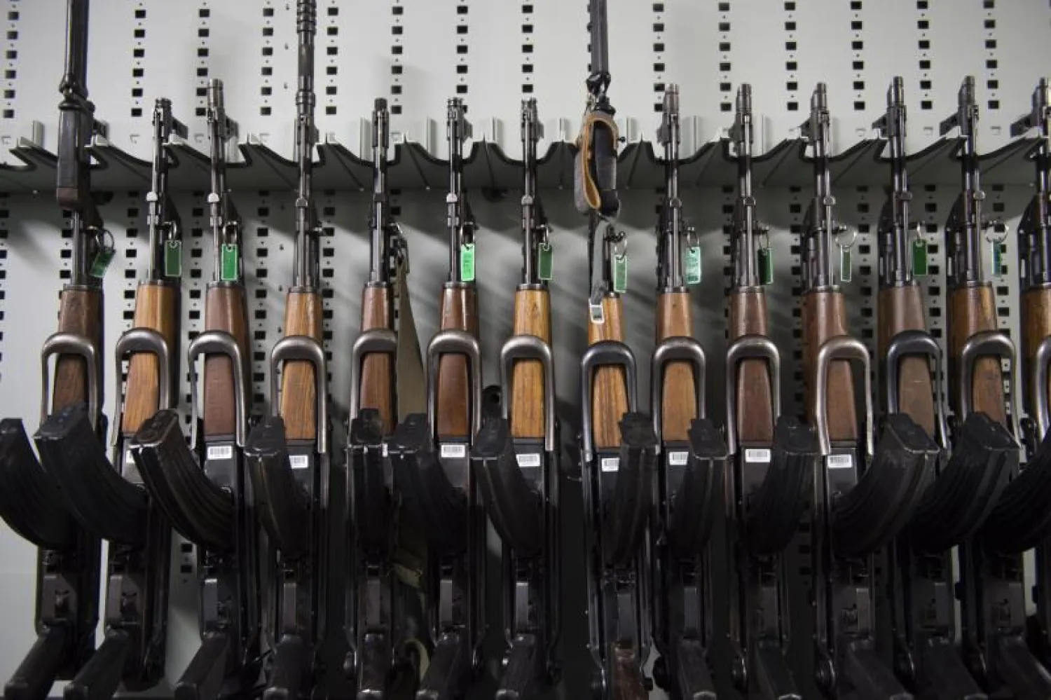 دول البلقان تسعى لمكافحة تهريب الأسلحة إلى الإرهابيين في أوروبا