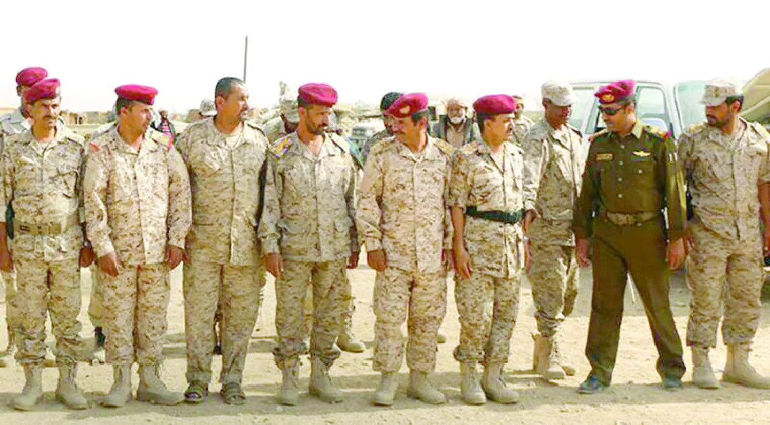 قادة وجنود المنطقة العسكرية السادسة في الجوف (المركز الإعلامي للقوات المسلحة اليمنية)