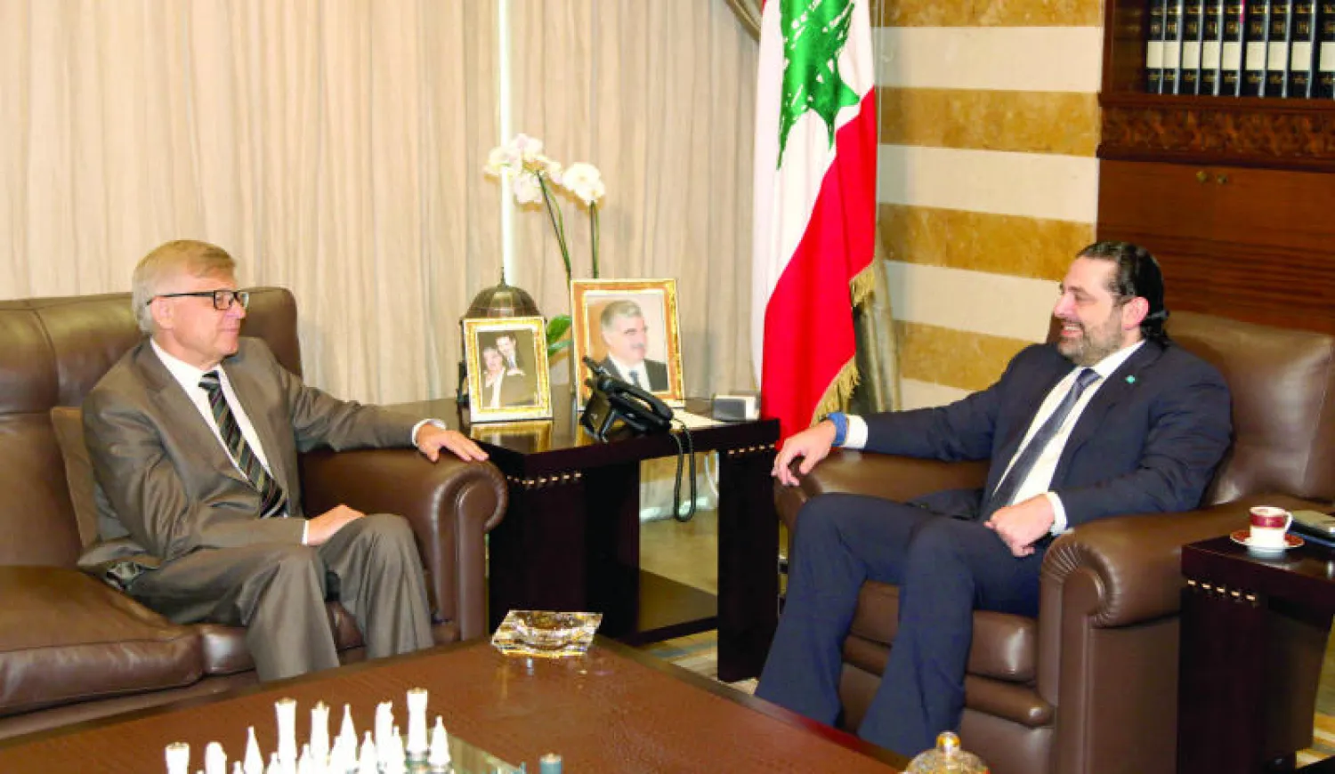 رئيس الحكومة اللبنانية المكلف سعد الحريري لدى استقباله السفير الروسي في بيروت أمس (دالاتي ونهرا)