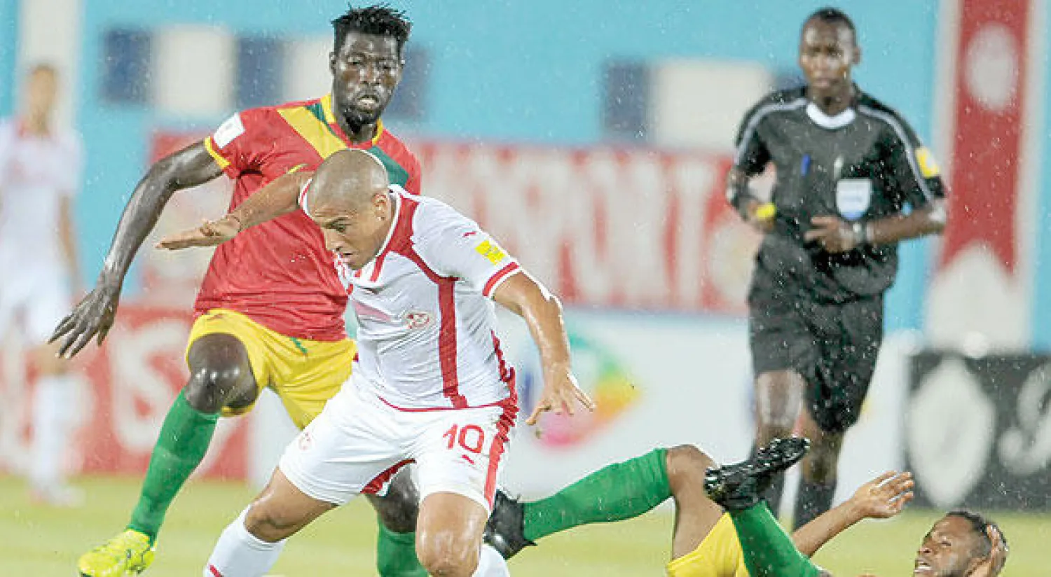 اختبار صعب للجزائر أمام نيجيريا ومصر تصطدم بغانا وليبيا أمام تونس