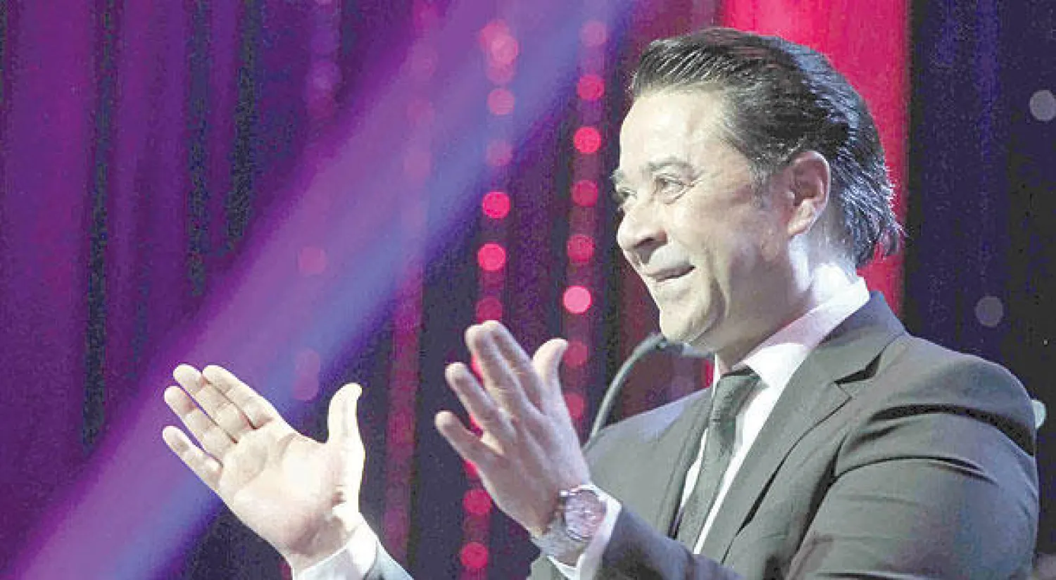 مدحت صالح يختتم المهرجان في الإسكندرية