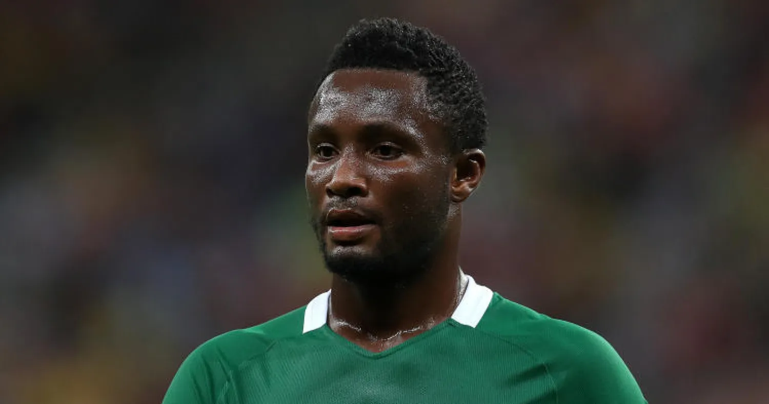 مدرب نيجيريا يتهم تشيلسي بمعاقبة ميكل لمشاركته في الأولمبياد