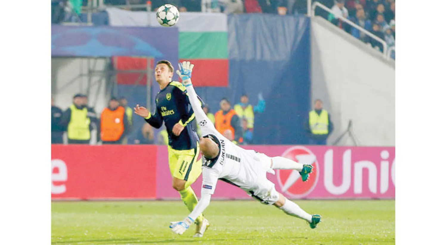 هدف فوز آرسنال على مضيفه لودوغوريتس رازغراد البلغاري الذي أصبح حديث أوروبا كلها (رويترز)