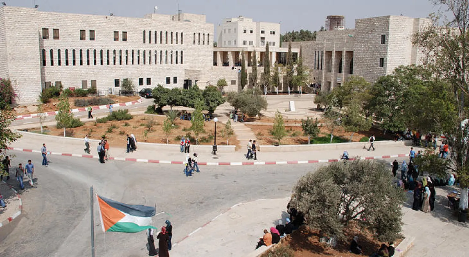 حرم الجامعة الذي لطالما احتضن حراكًا ومواجهات مع الأمن الإسرائيلي