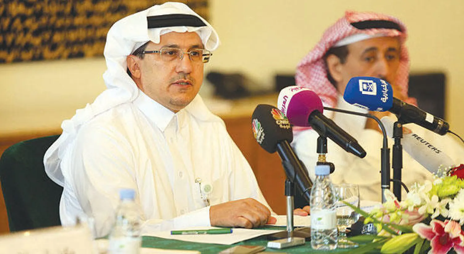 جانب من المؤتمر الصحافي لمؤسسة النقد العربي