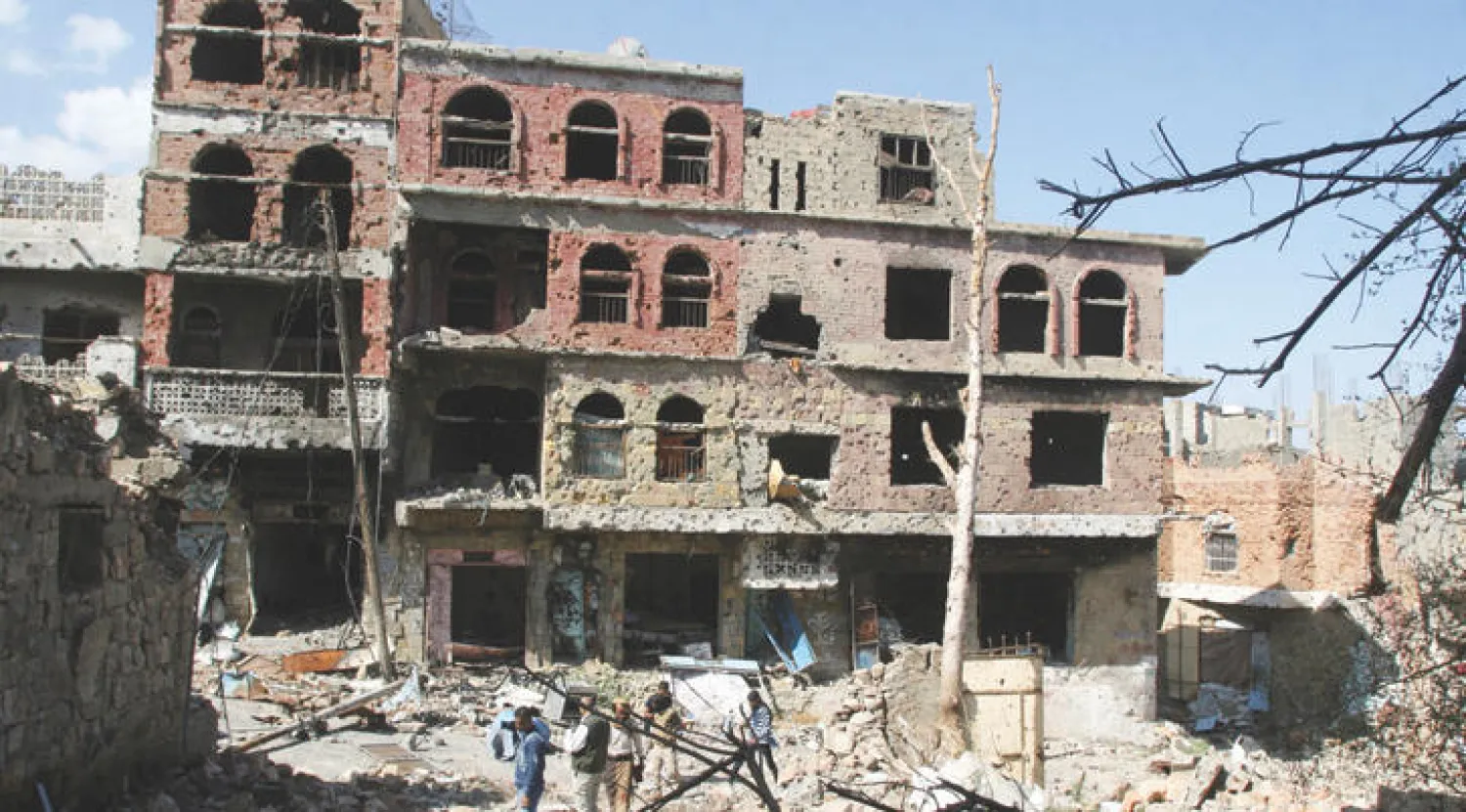 جانب من الدمار الذي ألحقته ميليشيات انقلابيي اليمن في تعز (رويترز)