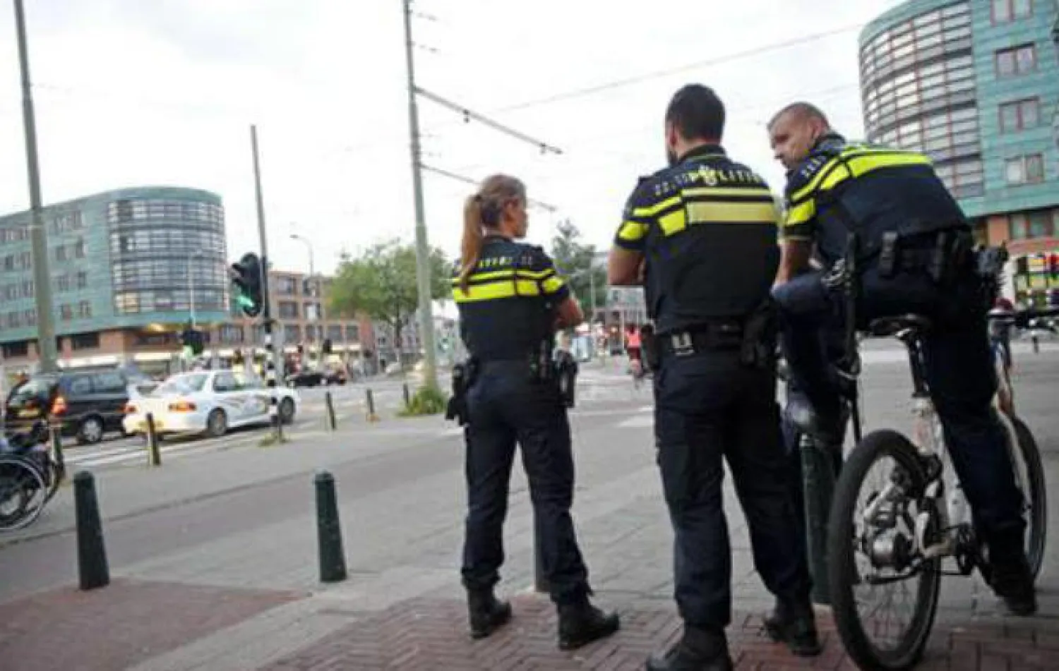 الشرطة الهولندية تعتقل 166 شخصًا خلال مظاهرة مناهضة للفاشية