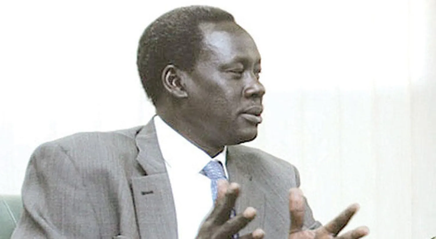 دينق ألور  ({الشرق الأوسط})