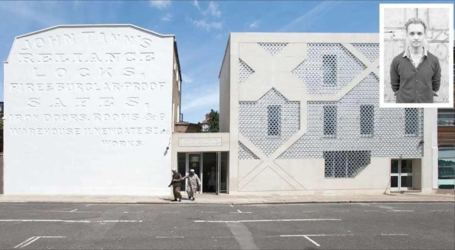 المهندس المعماري البريطاني شاهد سليم - زخارف خارج المسجد توحي بالهوية الاسلامية في شرق لندن ({الشرق الأوسط})